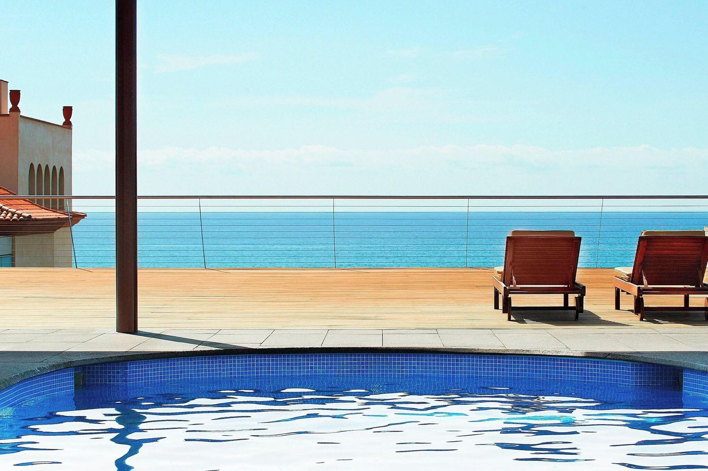 Le-Meridien-Ra-Beach-Hotel---Spa-Pool-10