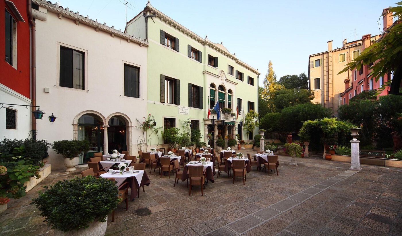 Pensione-Accademia---Villa-Maravege-Restaurant-3