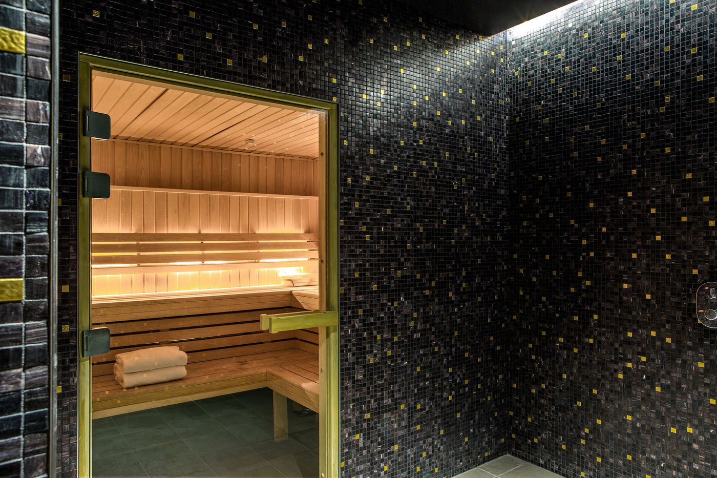 Le-Tsuba-Hotel-Sports-and-Entertainment-40