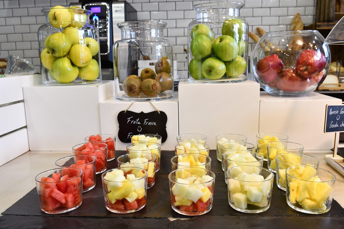 Holiday-Inn-Madrid-Las-Tablas-Restaurant-36