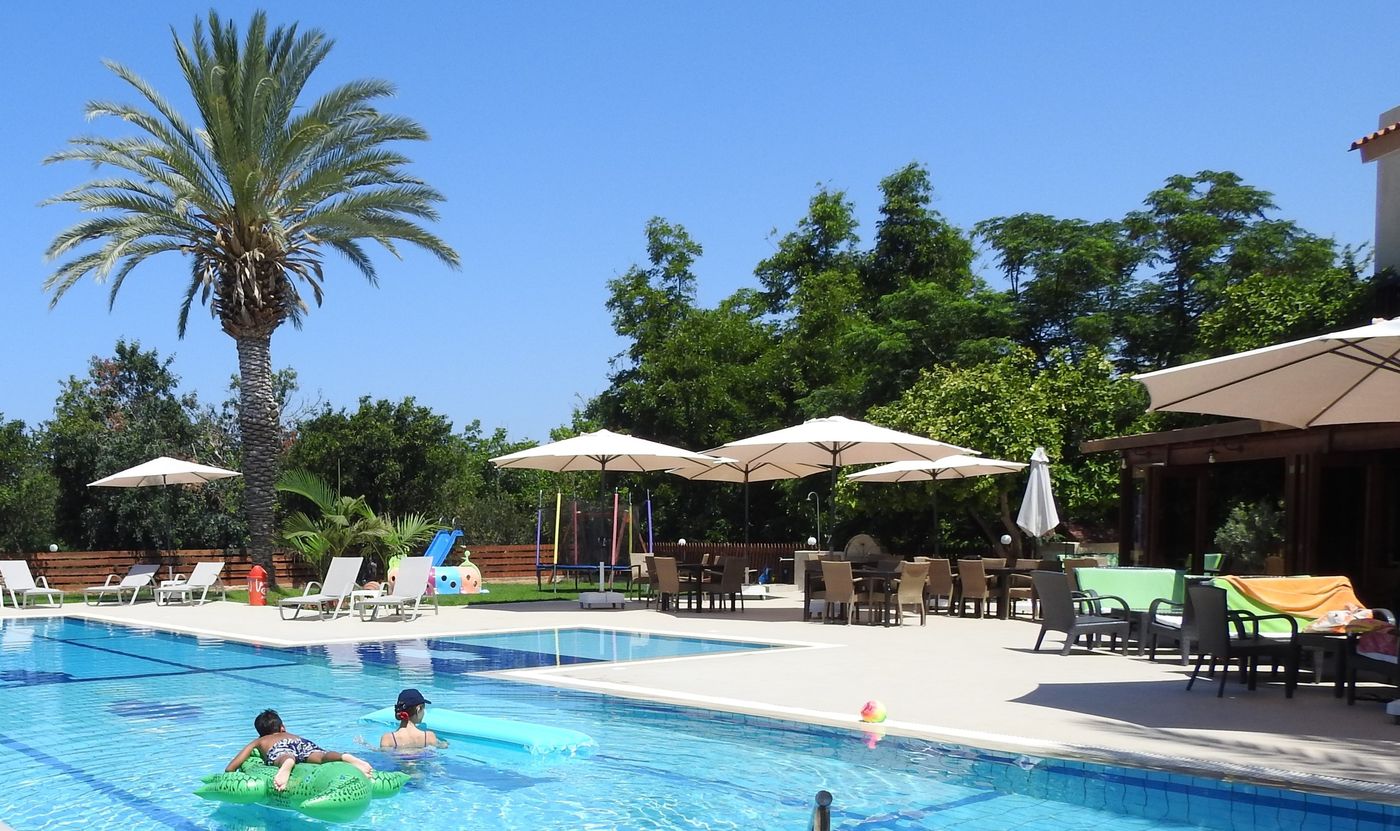 Anna-Hotel-Apartments-Pool-6