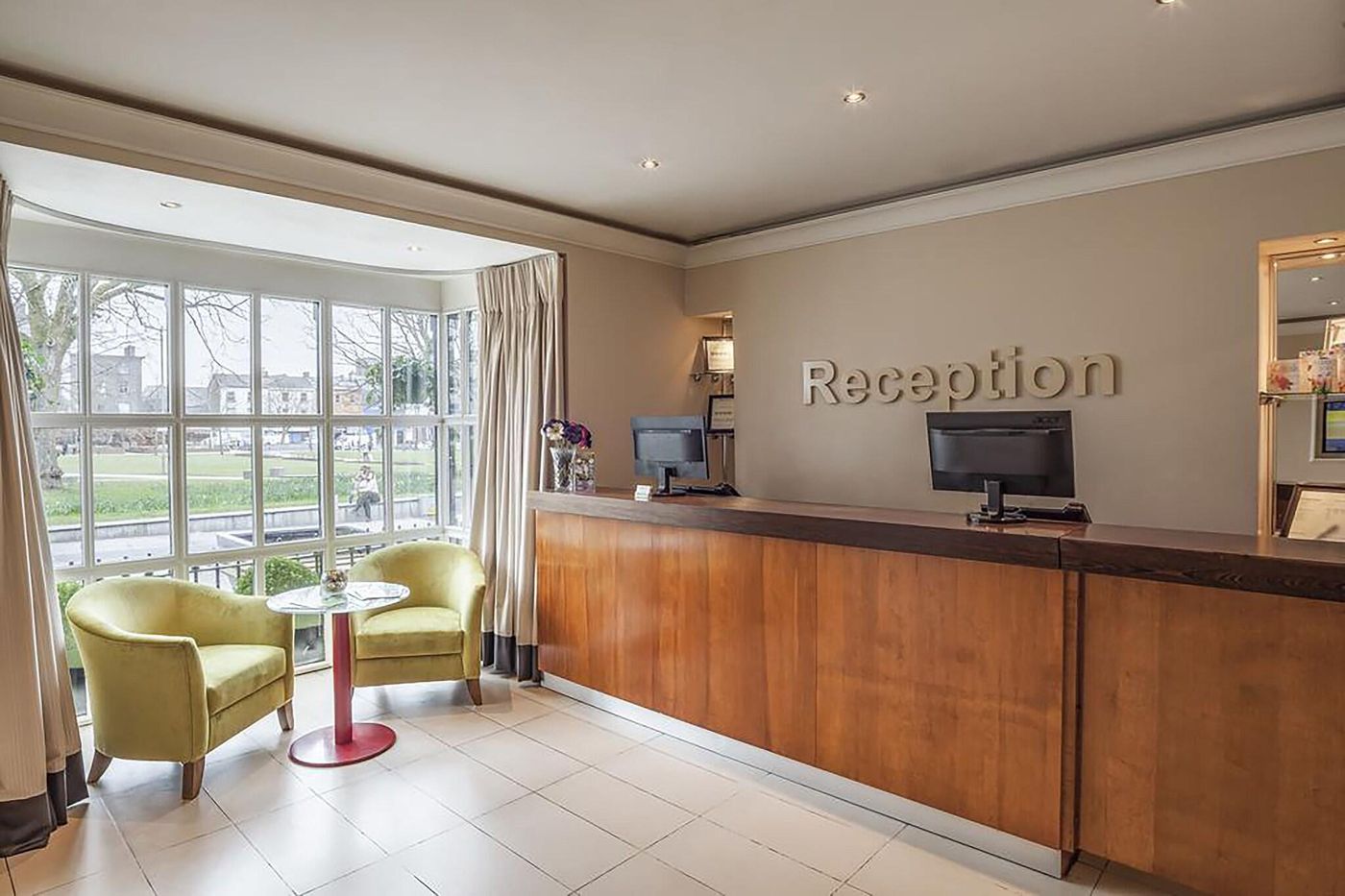 Skeffington Armshotel-Ireland-Galway-Lobby-9