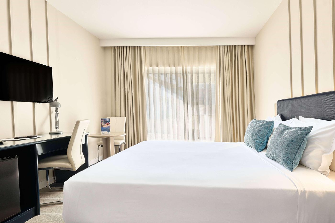 Tryp-Lisboa-Caparica-Mar-Hotel-Room-32