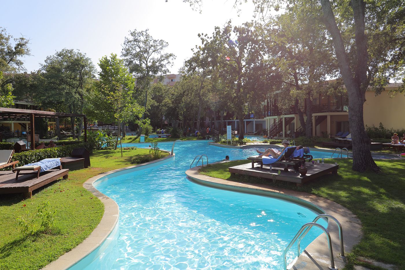 Sueno-Hotels-Beach-Side-Pool-6