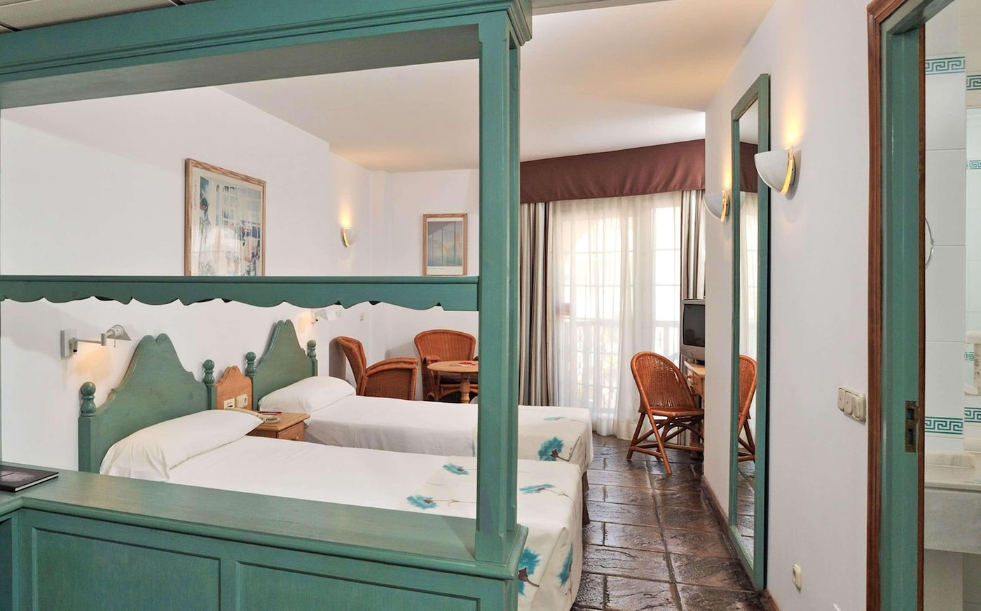 Sol-Los-Fenicios-Room-20