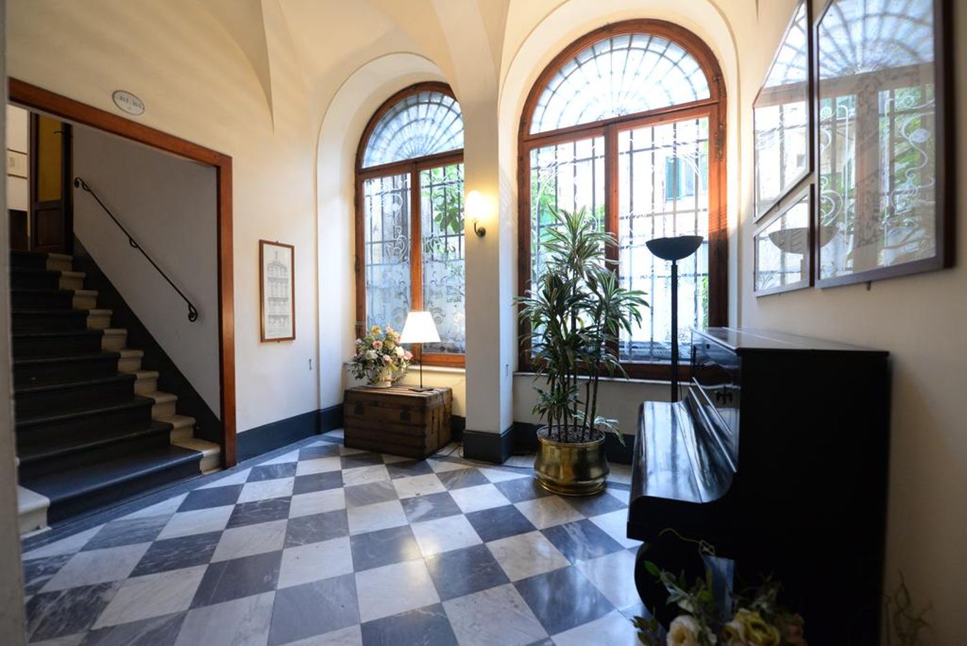 Royal-Victoria-Hotel-Lobby-4