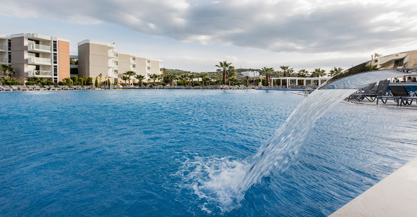 Palm-Wings-Ephesus-Resort-Hotel-Pool-2