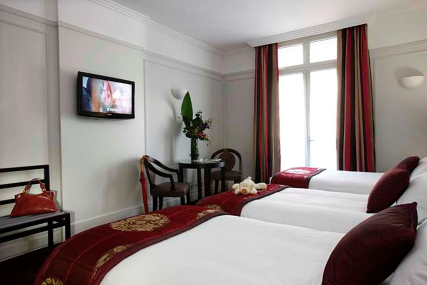 California-Paris-Champs-Elys----es-Room-30