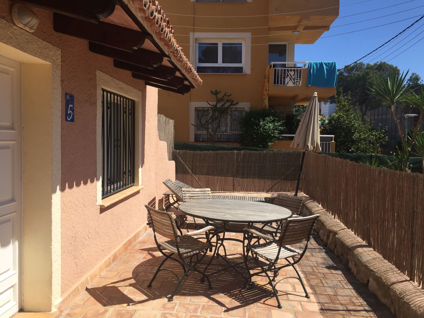 Naika Studios & Apartments