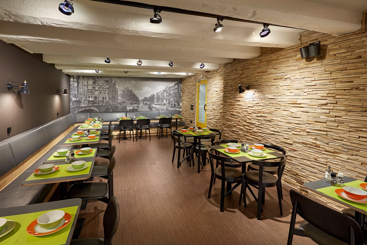 Nova-Hotel---Apartments-Restaurant-32