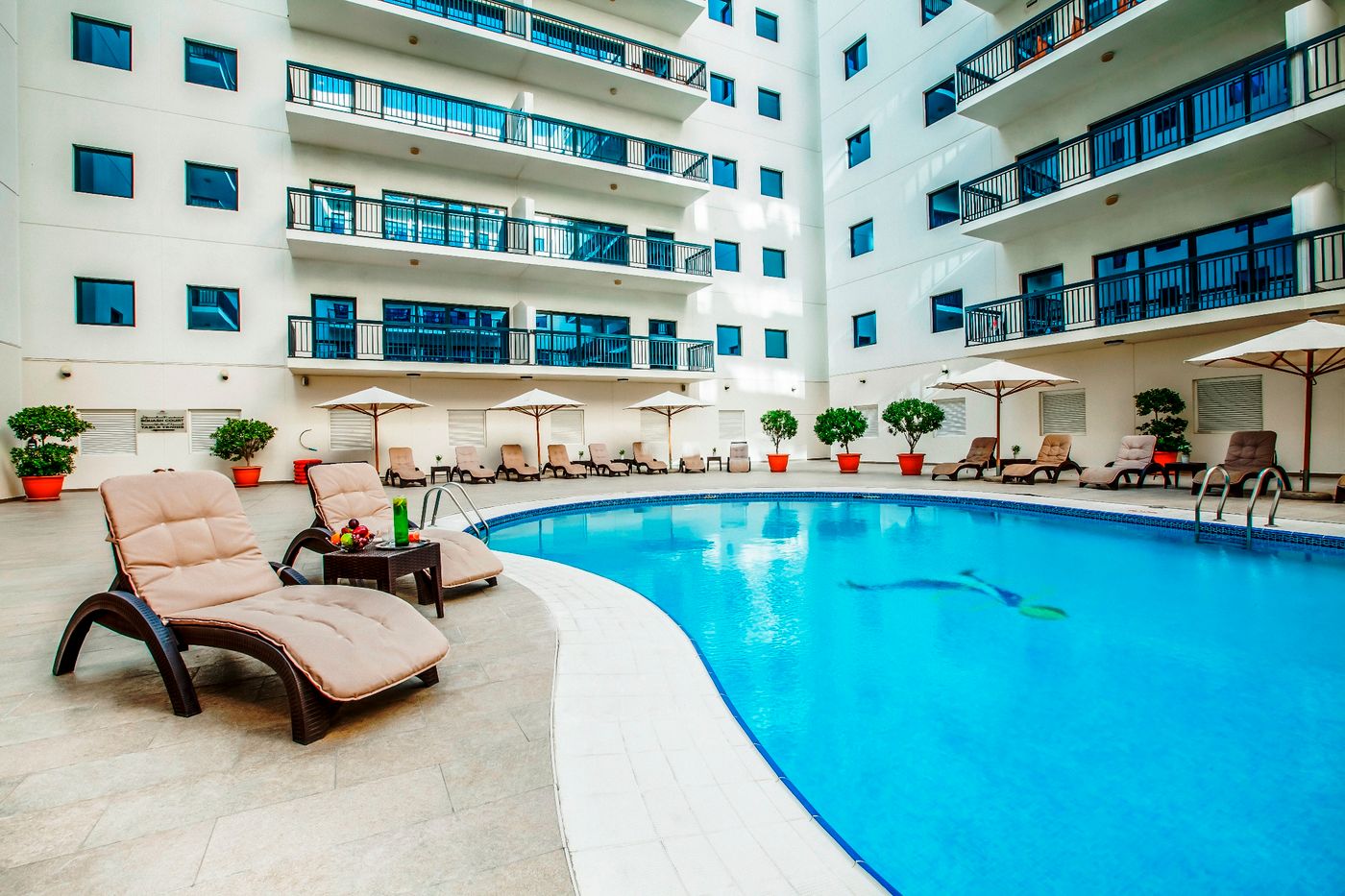 Golden-Sands-3-Hotel-Apartments-Pool-6