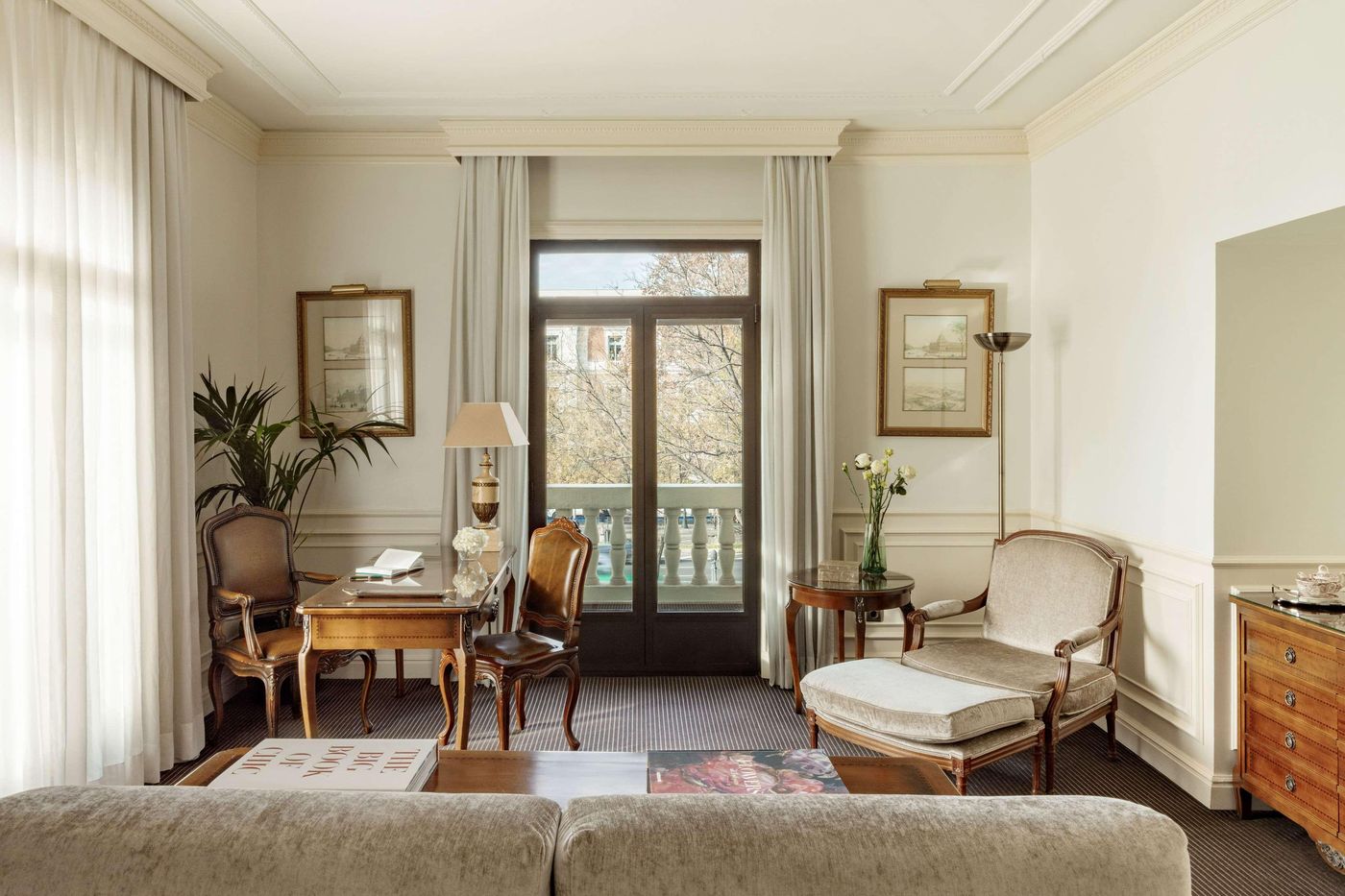 F-nix-Gran-Melia-Room-42