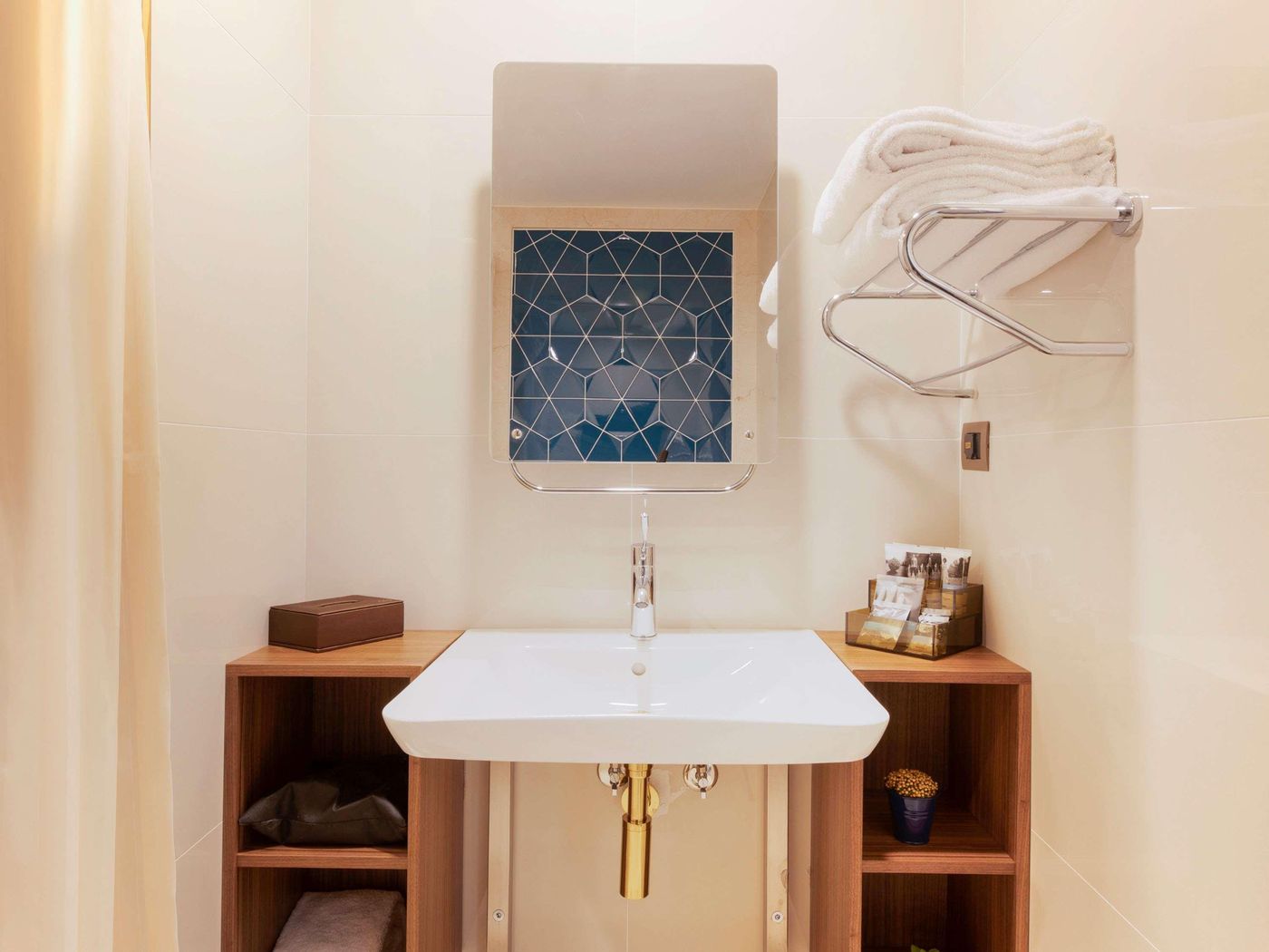 Mercure-Istanbul-Sirkeci-Room-68