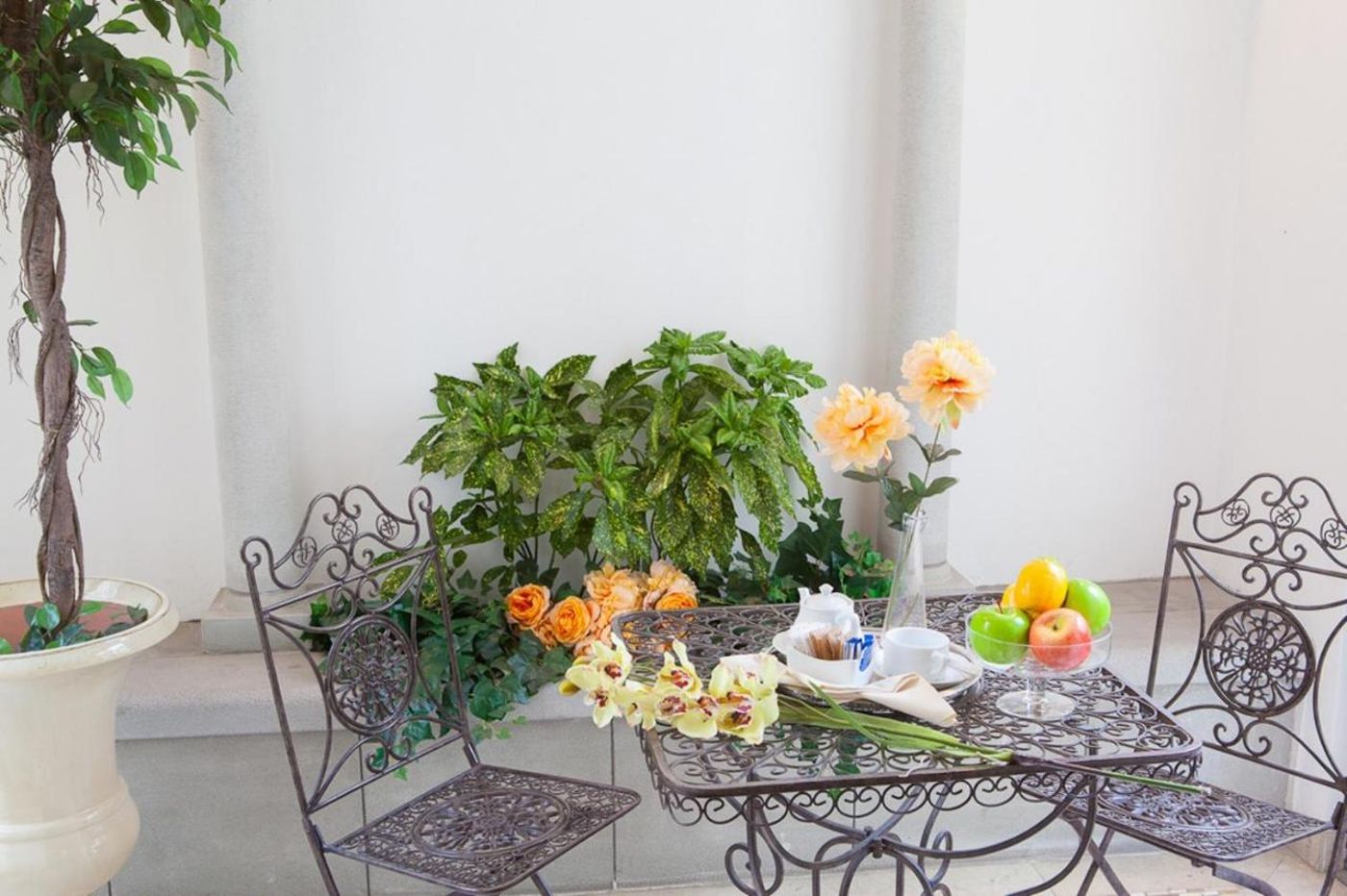 Embassy - Italy - FLORENCE - Terrace - 5