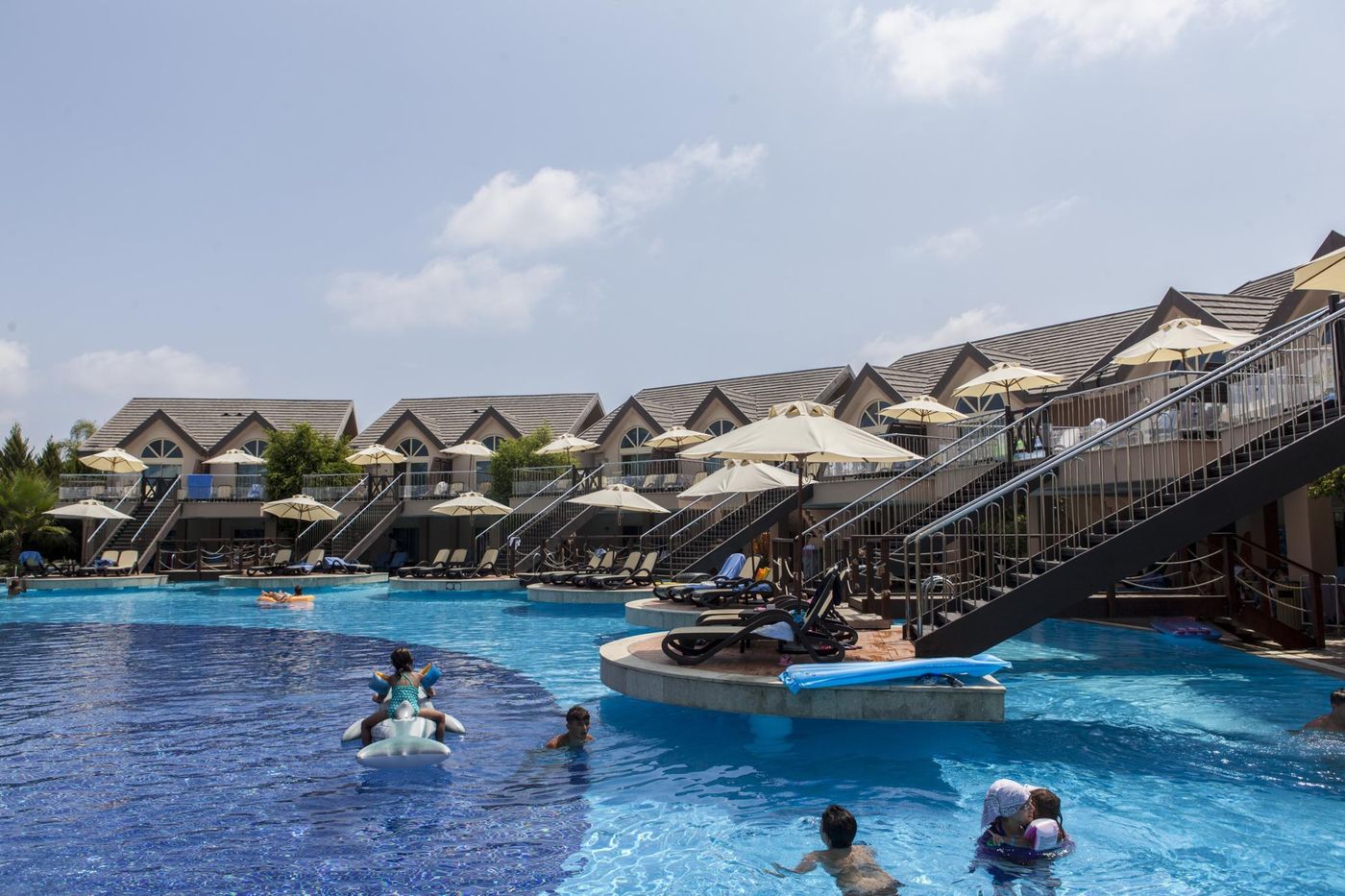 Long-Beach-Resort-Hotel---Spa-Deluxe-Pool-3