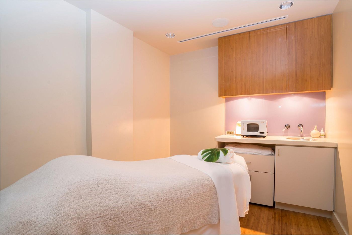 La-Grande-Residence-Vancouver-At-The-Sutton-Place-Sports-and-Entertainment-34