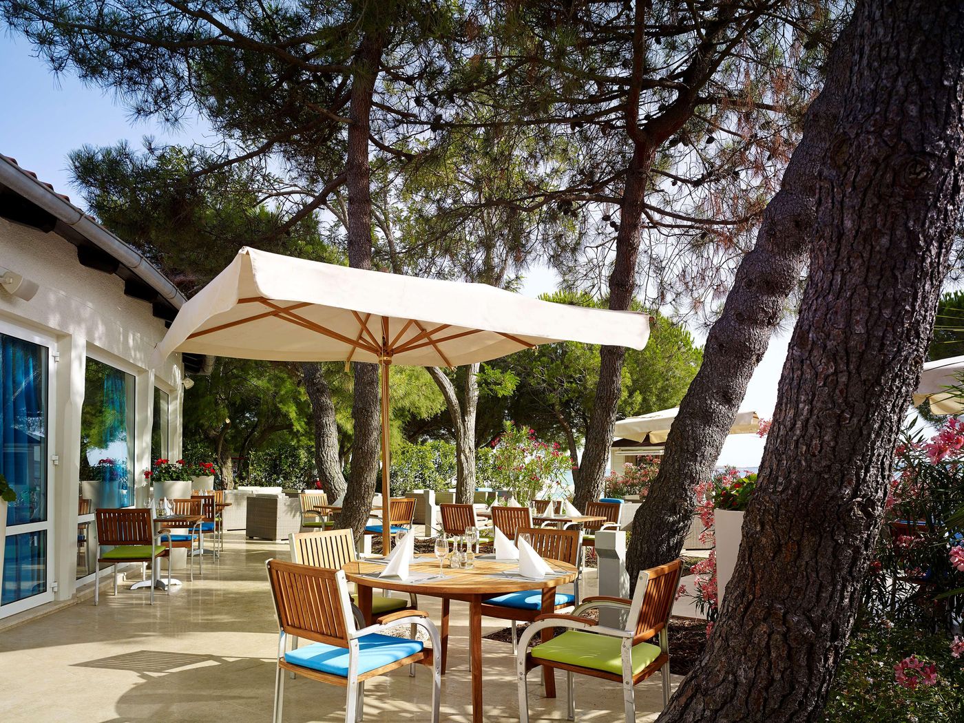 Park-Plaza-Belvedere-Restaurant-4