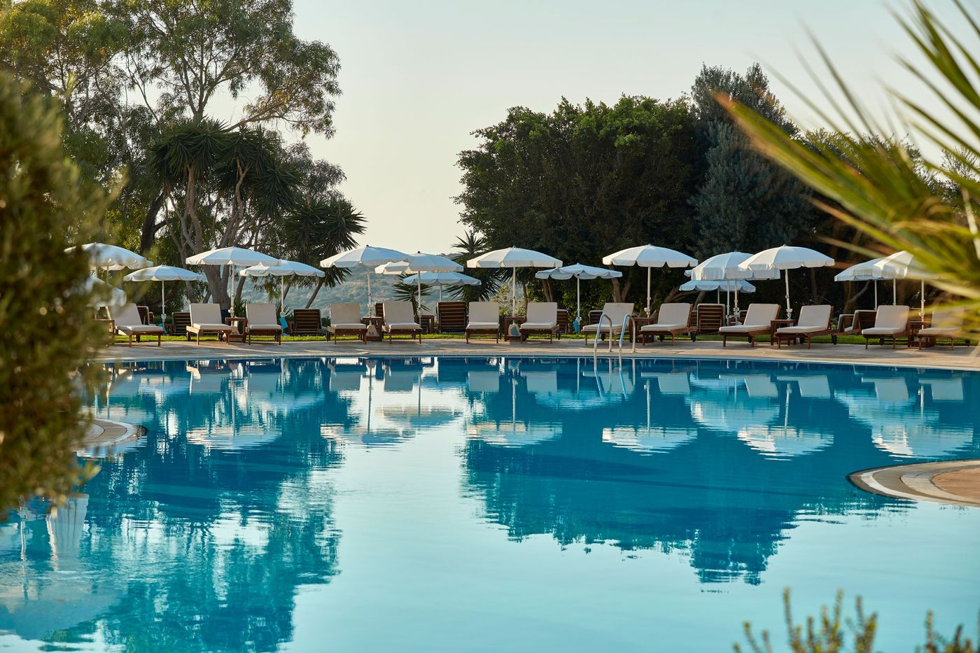 Grecian-Park-Hotel-Pool-4