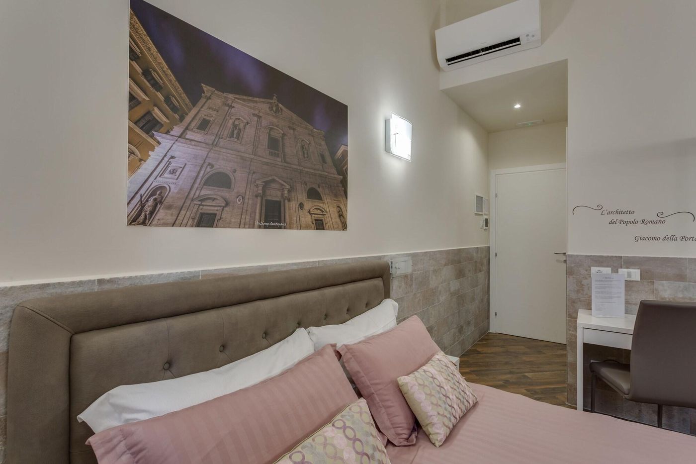 Navona-Charme-Suite-Room-11