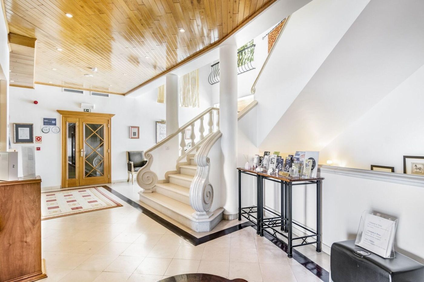 Hotel-Dom-Vasco-Lobby-6