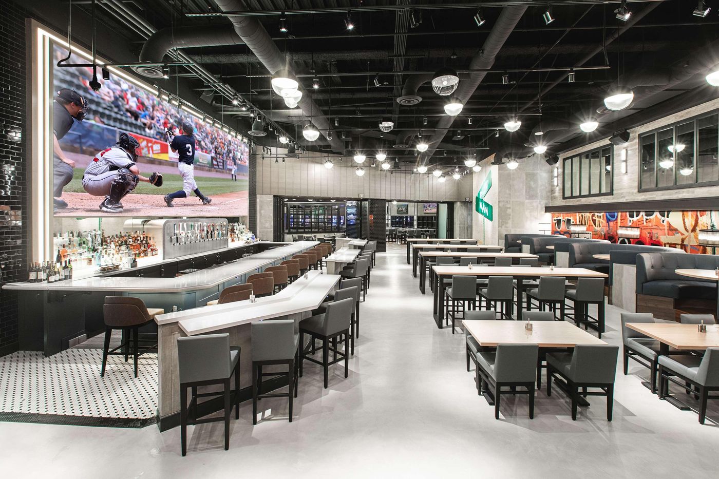 The-Strat-Hotel--Casino---Tower-Bar-18