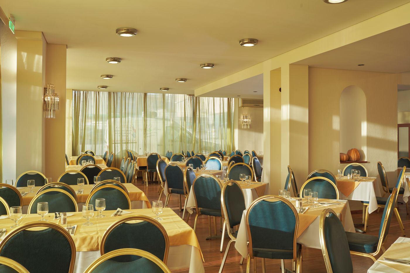 Best-Western-Candia-Restaurant-39