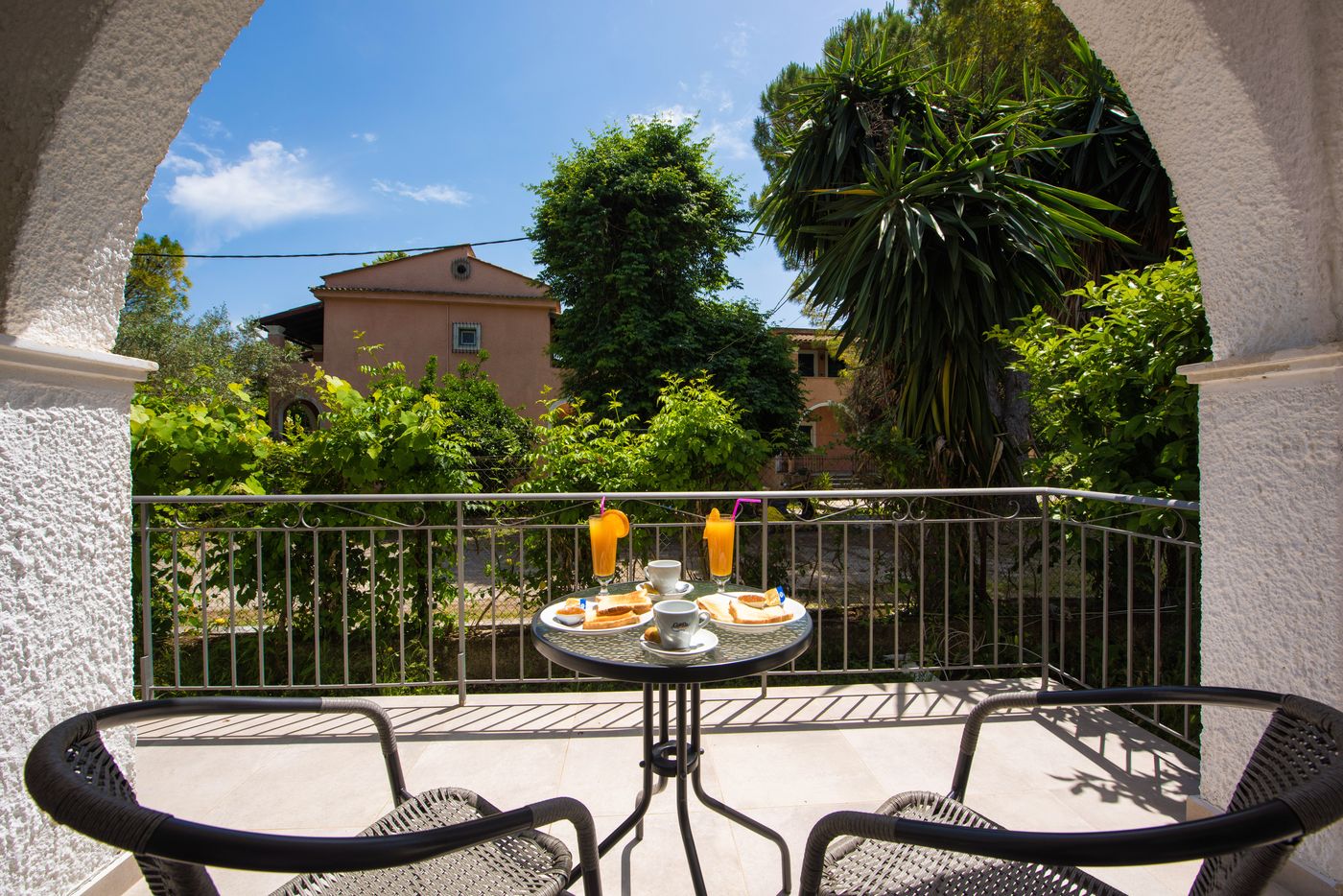 Dominoes-Aparthotel-Terrace-16