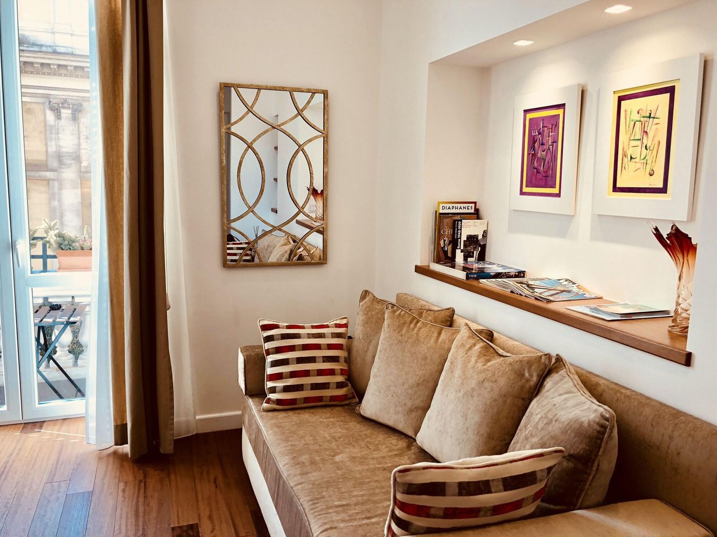 900-Piazza-Del-Popolo-Room-1