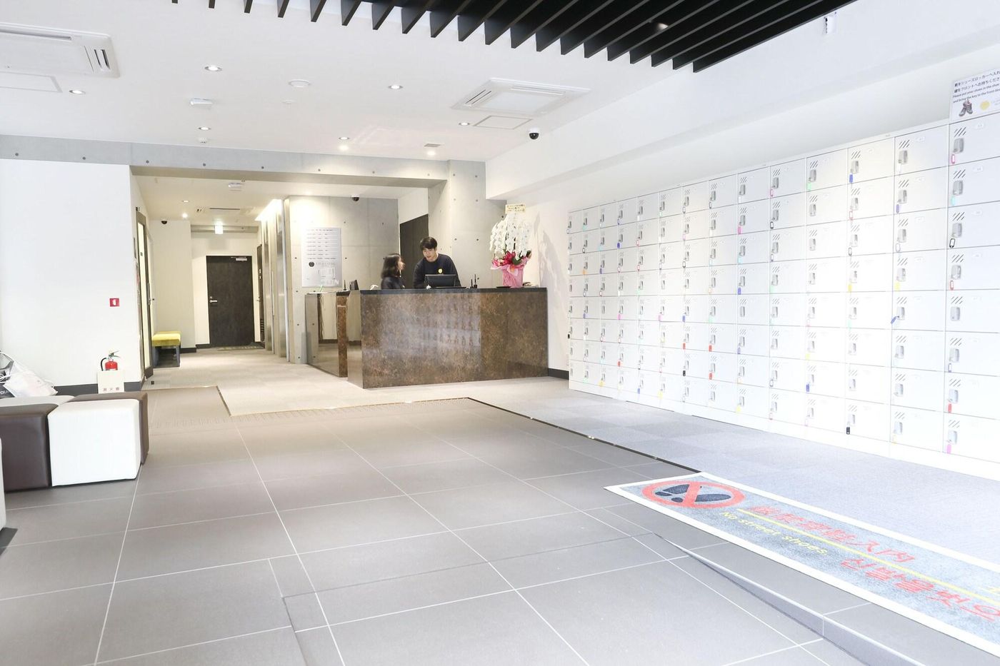 Lightning Hotel-Japan-Tokyo-Lobby-9