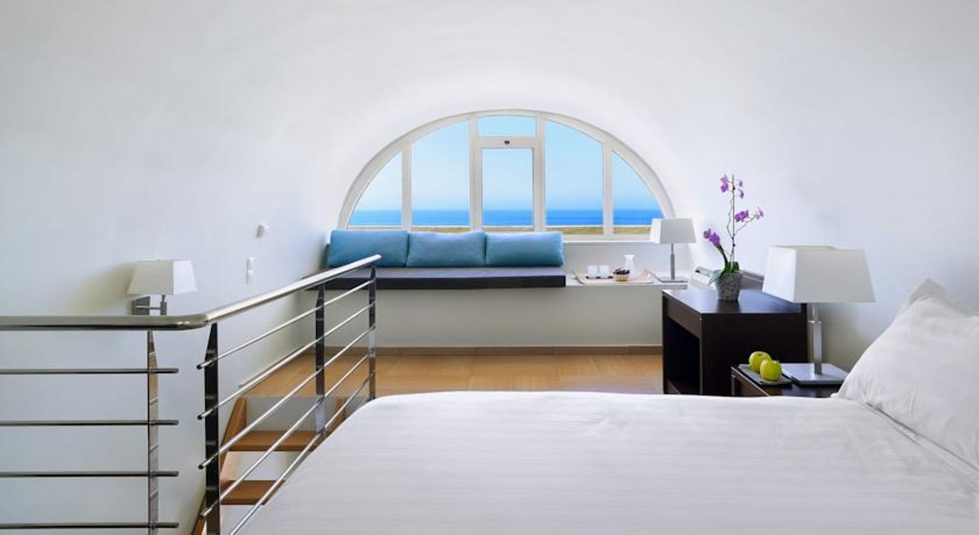 Macaris Suites and Spa