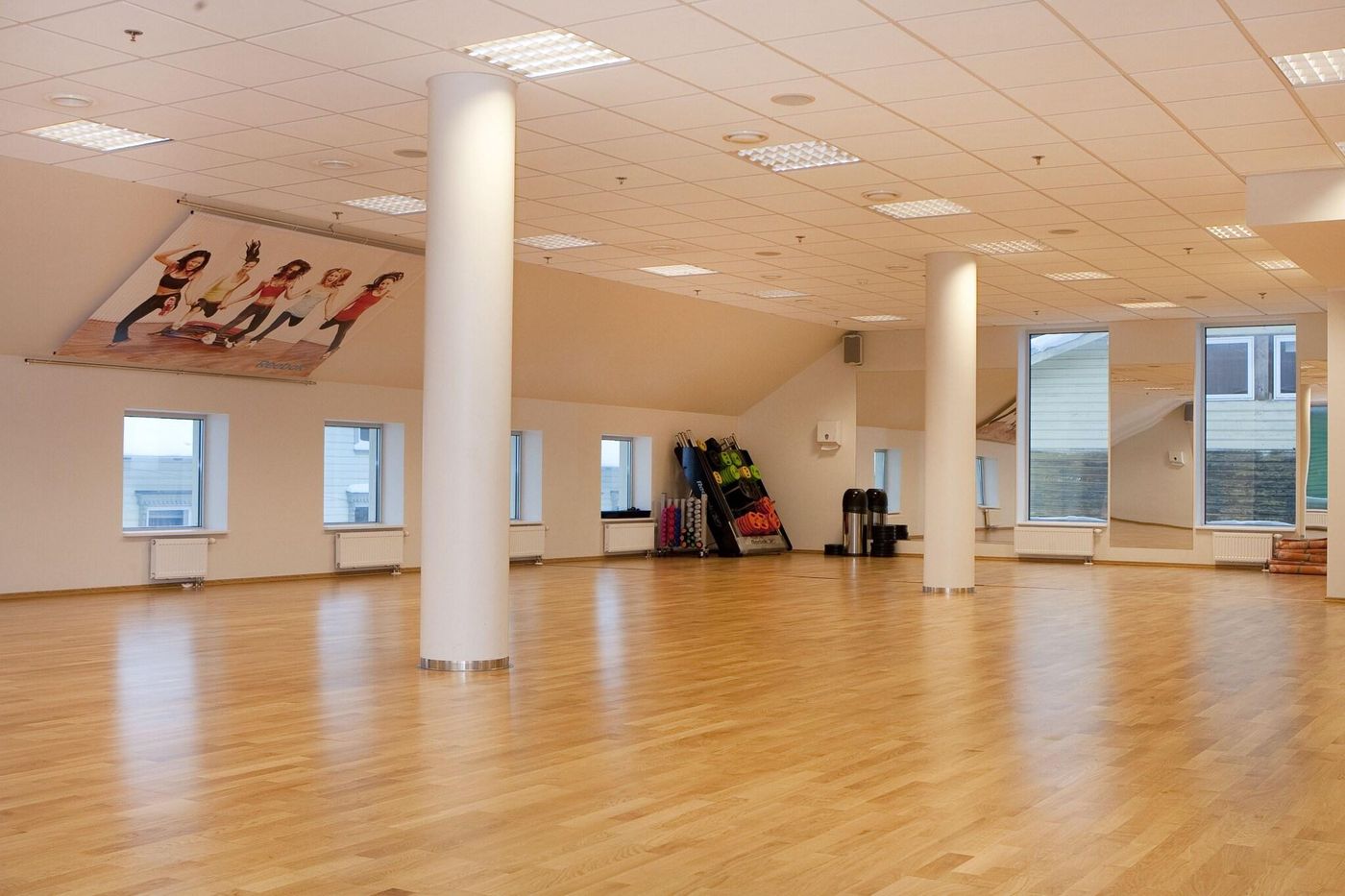 Park-Inn-by-Radisson-Meriton-Conference-Spa-Hotel-Sports-and-Entertainment-70