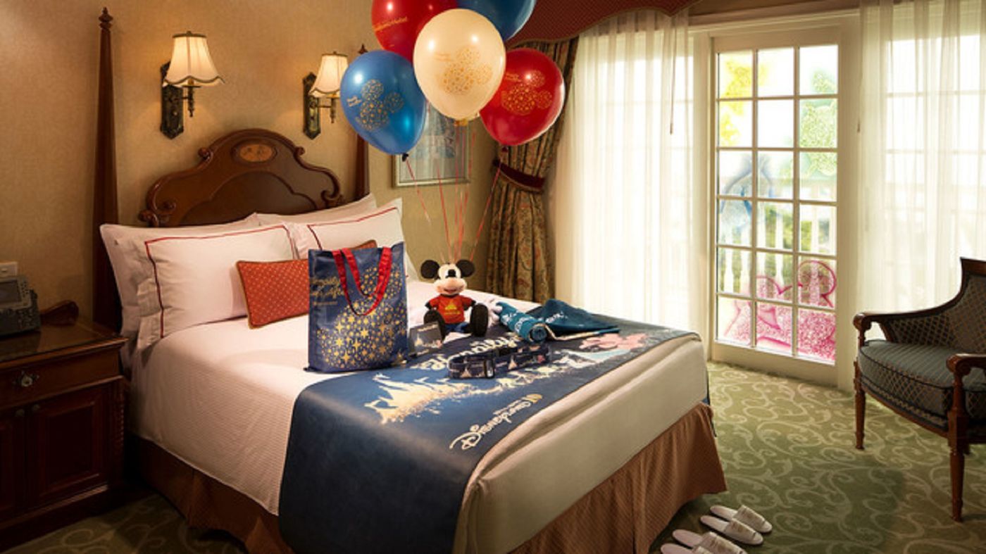 Hong-Kong-Disneyland-Hotel-Room-23