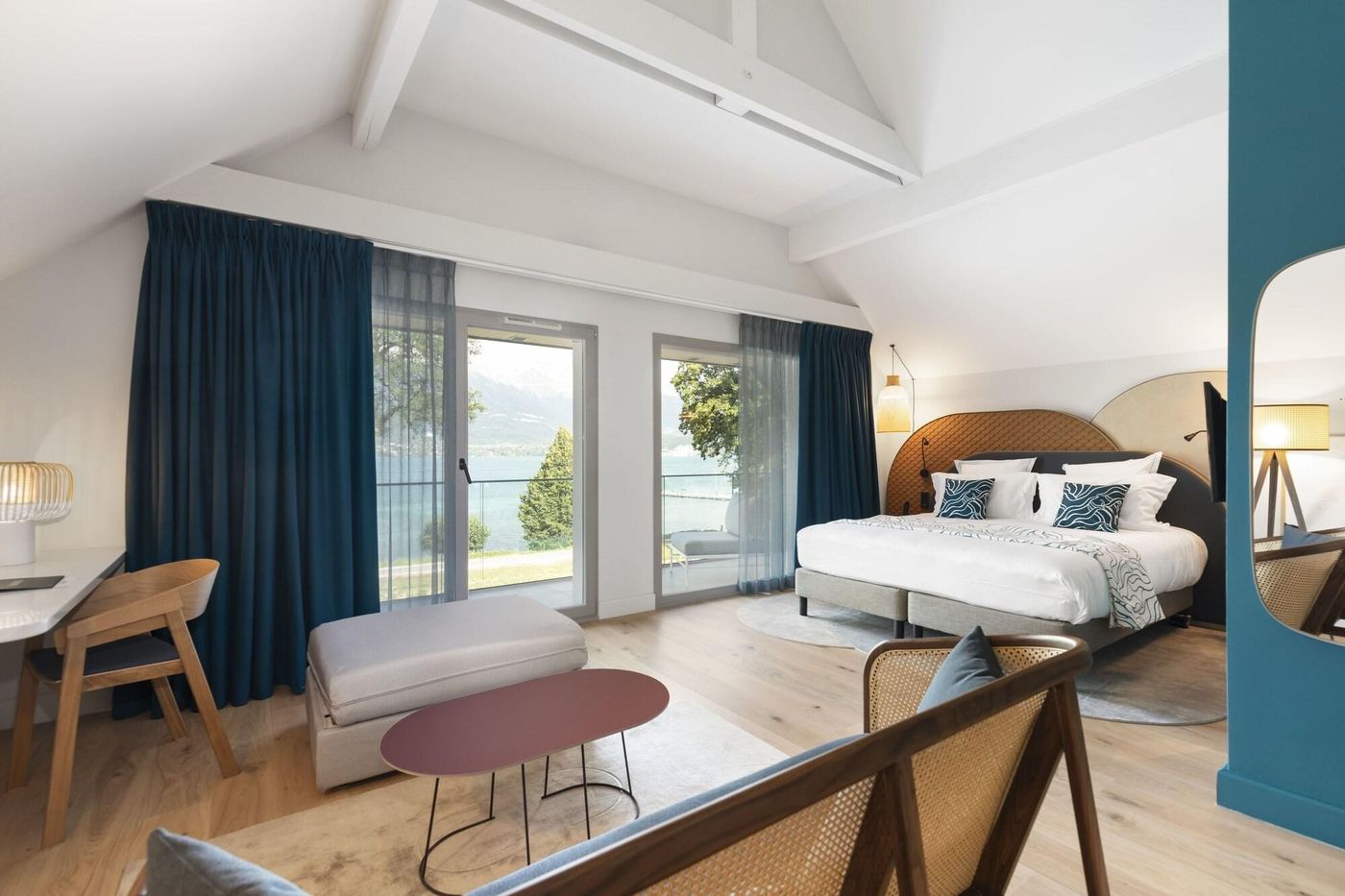 Black Bass Hotel-France-SEVRIER-Room-9