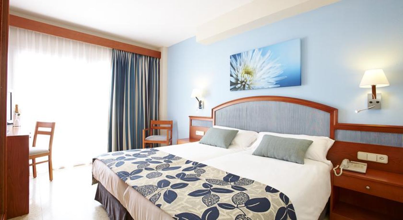 Universal Perla De S'Illot