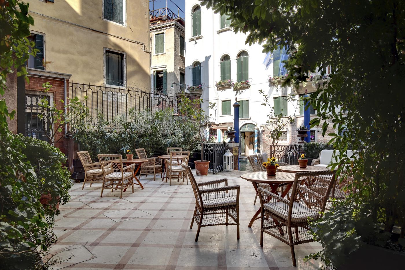 Hotel-Dona-Palace-Lobby-76