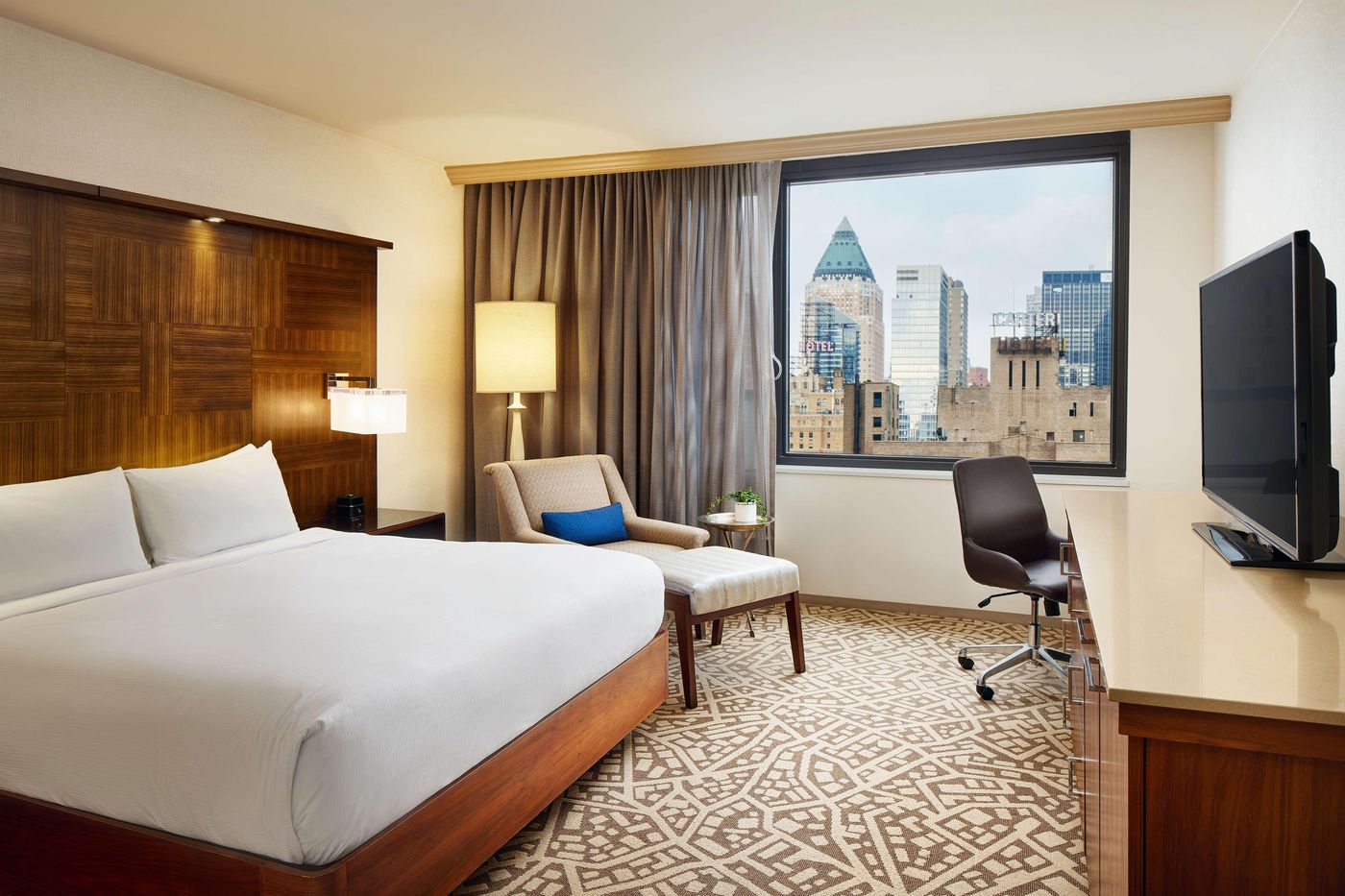 Hilton-New-York-Times-Square-Room-9