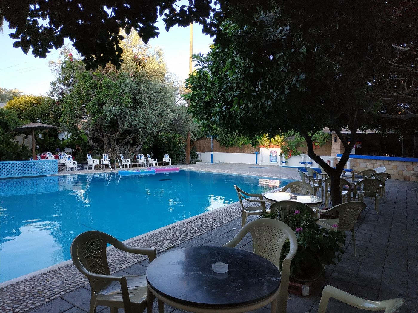 Oasis-Hotel-Bungalows-Pool-6