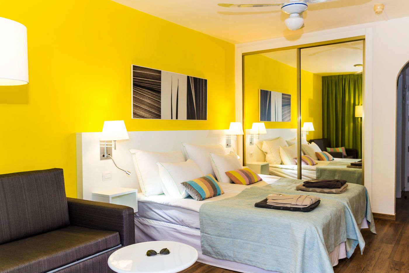 Coral California - Adults Only