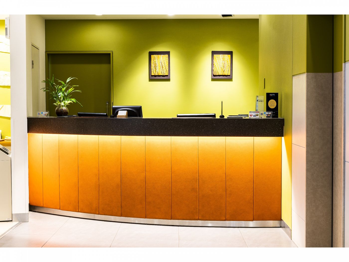 Ueno Hotel-Japan-Tokyo-Lobby-4