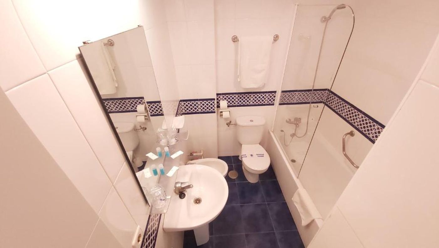 La-Barracuda-Room-25