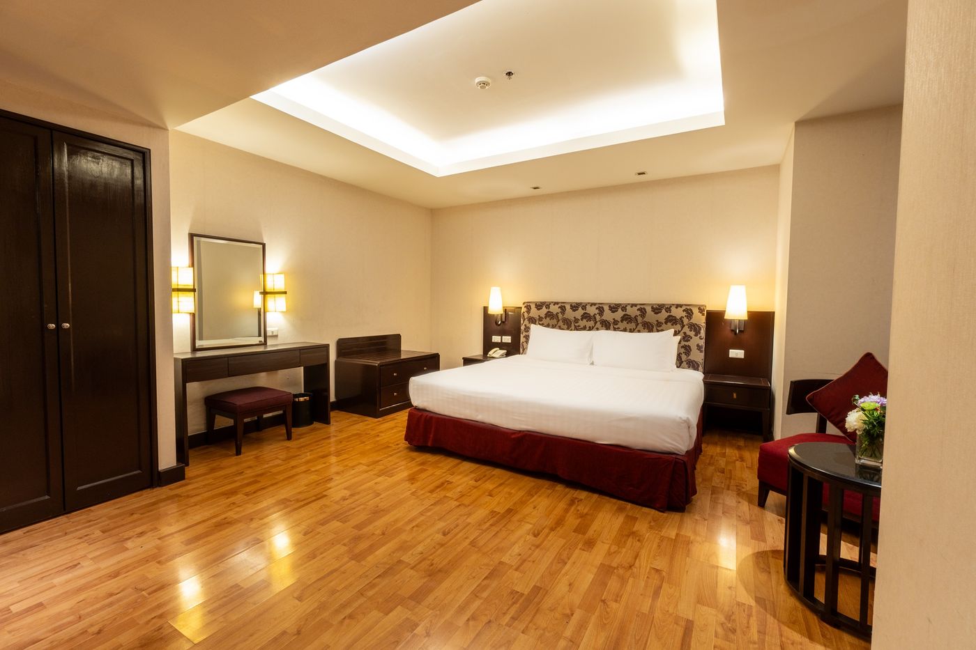 Rembrandt-Hotel-Bangkok-Room-37