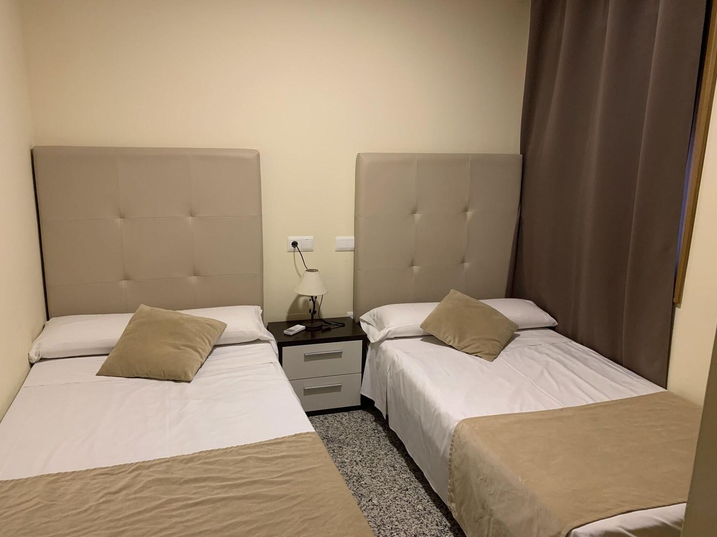 Apartamentos-Nuria-Sol-Room-25