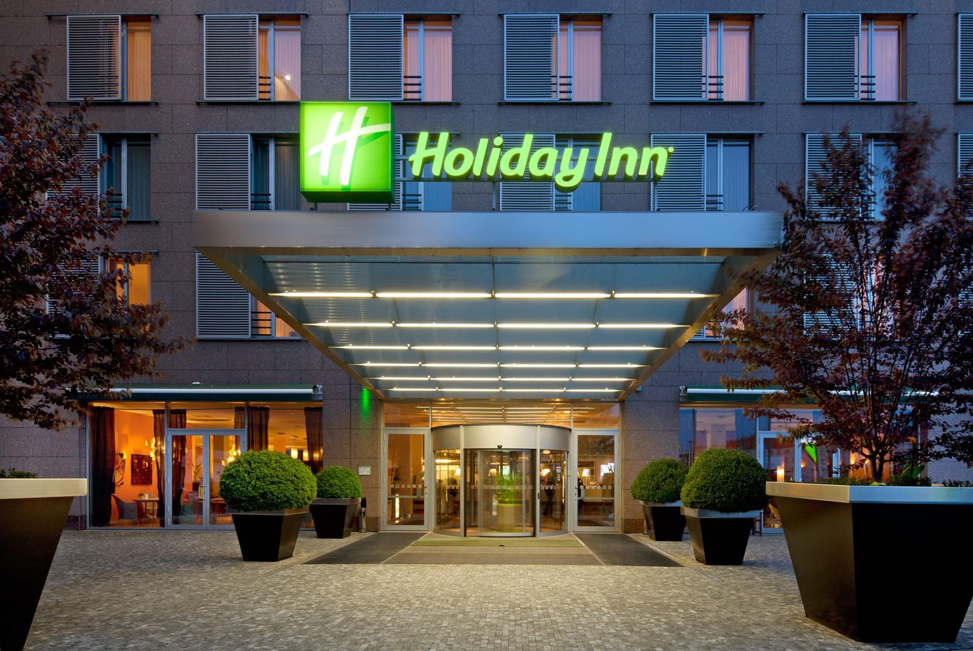 Holiday-Inn-Prague-Congress-Centre-General-view-3