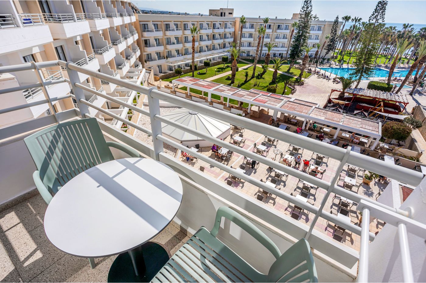 Louis-Phaethon-Beach-Room-15