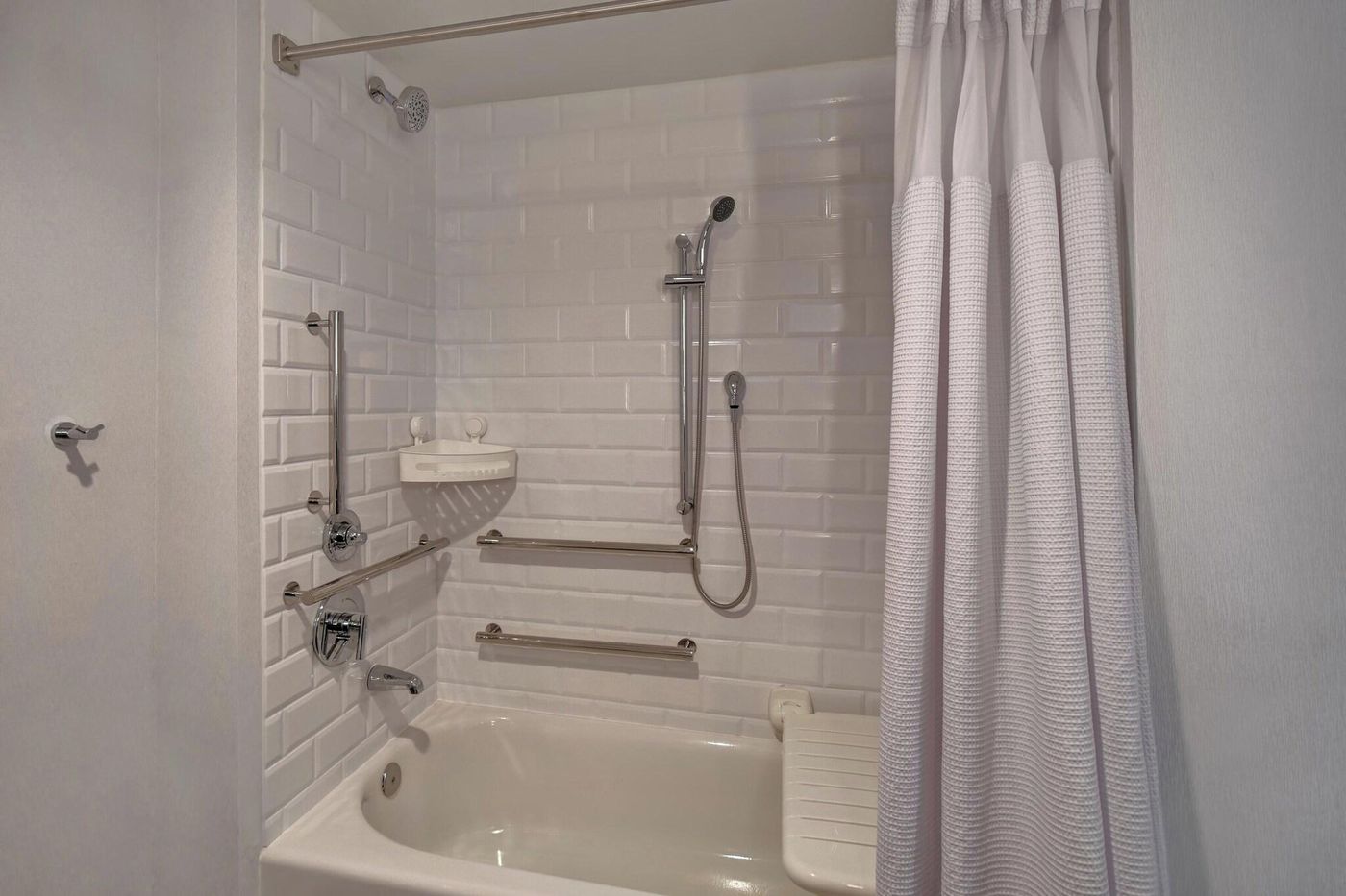 Crowne-Plaza-Boston-Newton-Hotel-Room-40