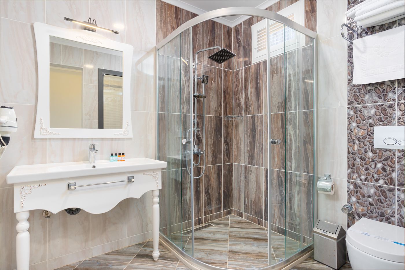 Hotel-Karbel-Sun-Room-55