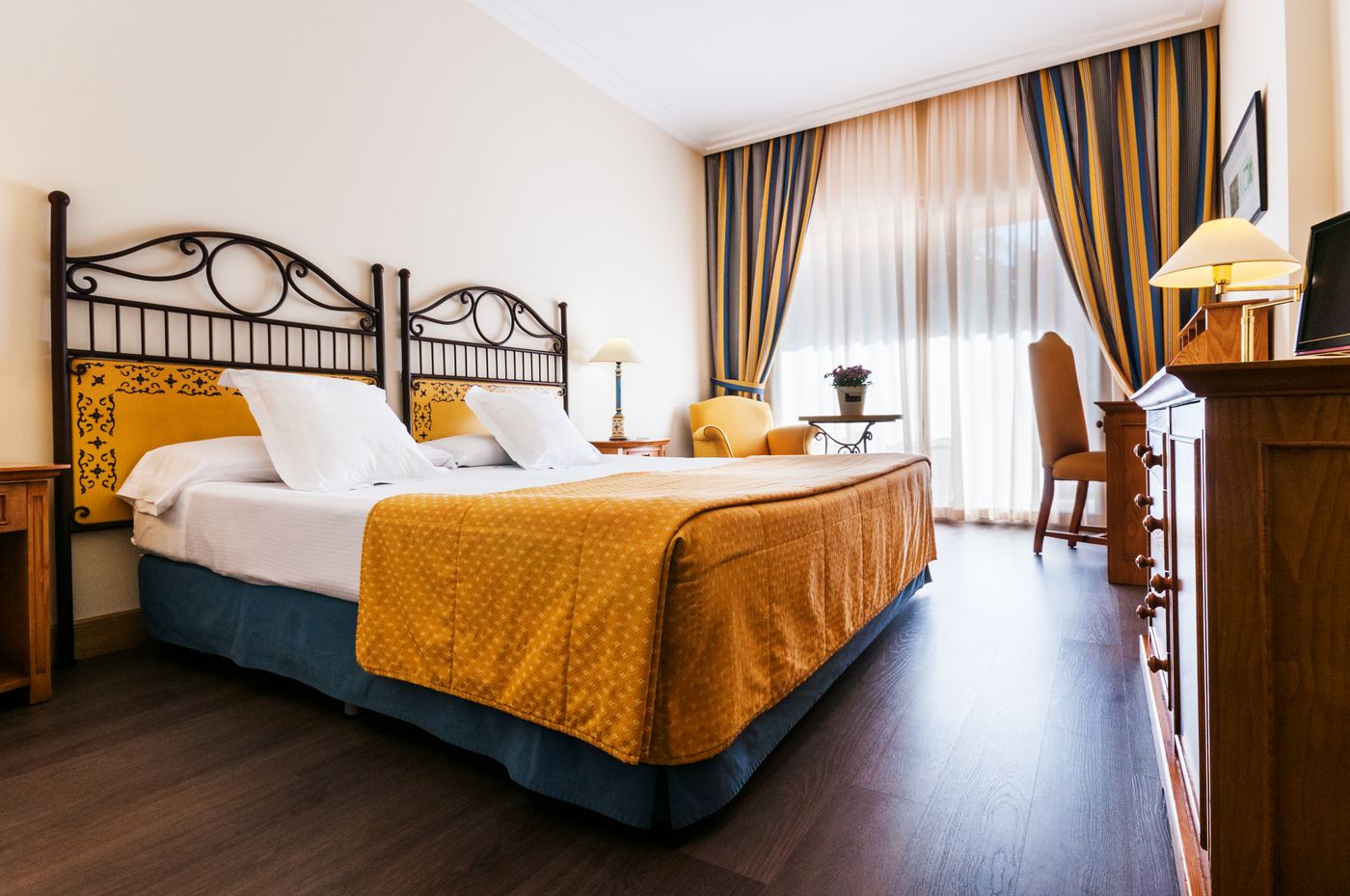 Husa-Alicante-Golf-Room-33