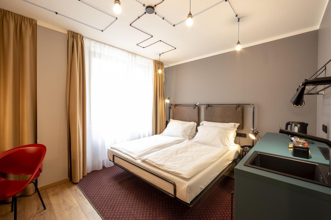 Miss-Sophie-s-Downtown-Room-34