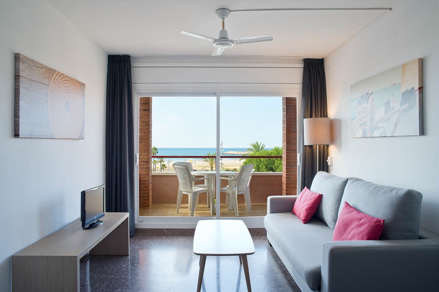 Pierre---Vacances-Comarruga-Room-10