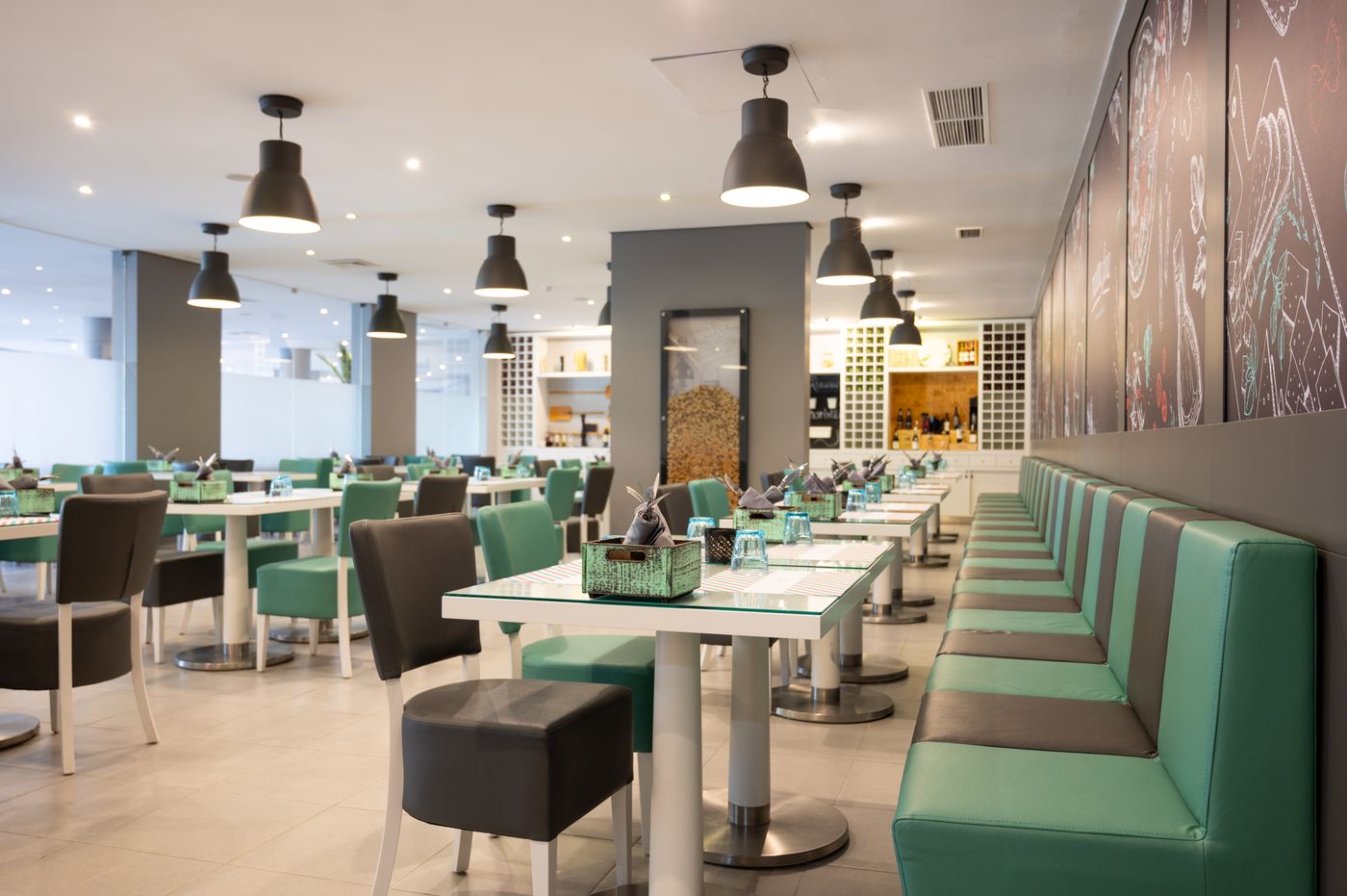 Vila-Gale-Nautico-Restaurant-32